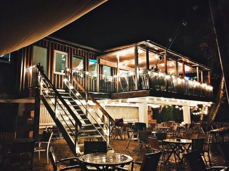 Ufercafe – Leistung (Originalaufnahme von der bestehenden Website)